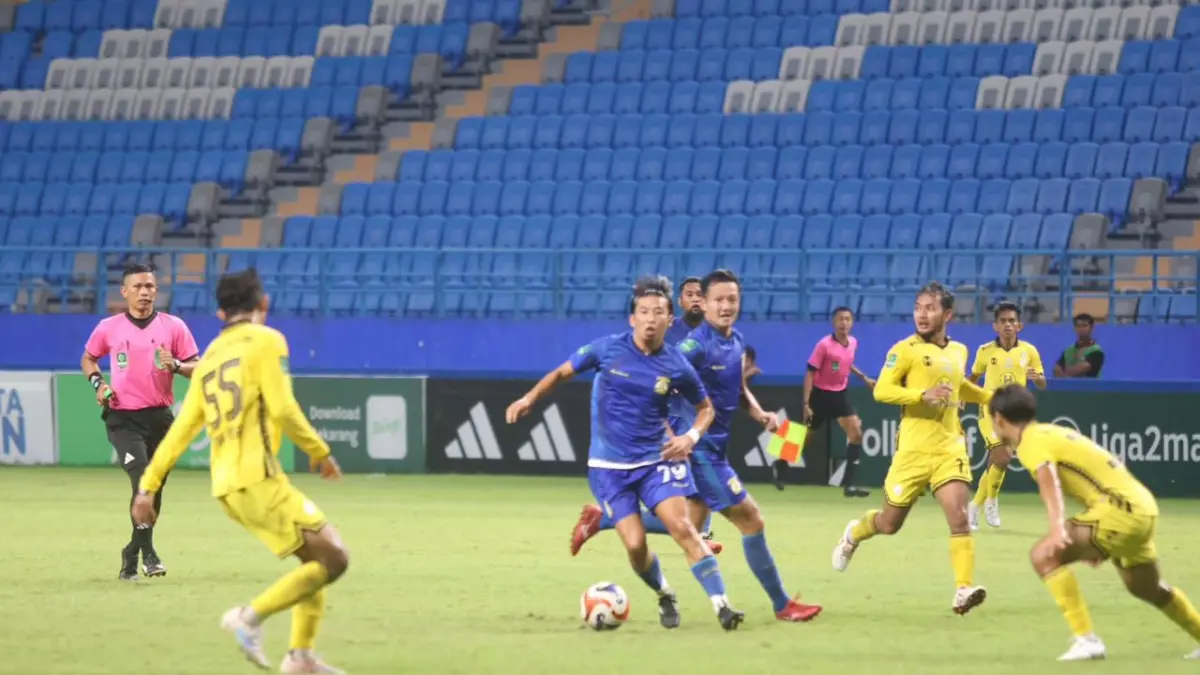 Persiba Balikpapan saat melawan Barito Putera di Stadion Batakan pada awal Januari lalu. Beruang Madu akan berusaha membuat kejutan kembali di markas Laskar Antasari. (Foto: Anggi/KP)