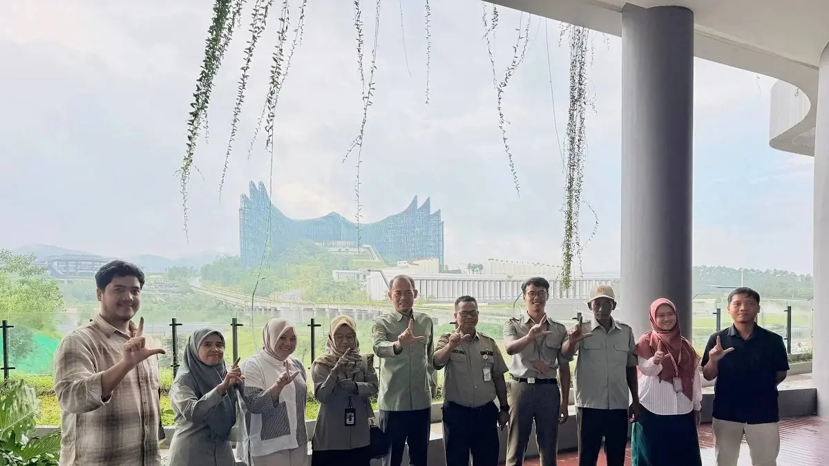 BRMP Kaltim dengan OIKN tampak foto bersama usai membahas proyeksi Samboja menjadi penyangga pangan utama.(Ist/kp)