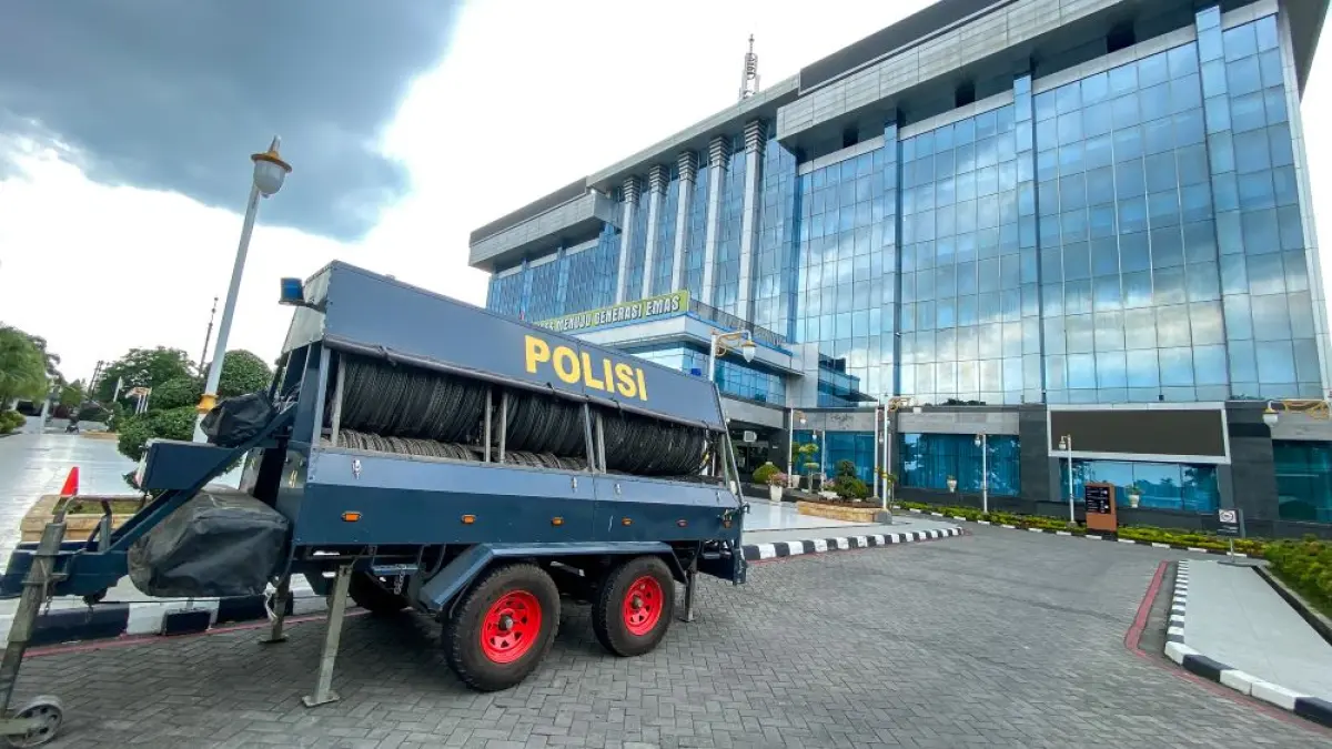 LOKASI UNJUK RASA: Ruas Jalan Gajah Mada depan Kantor Gubernur Kaltim yang menjadi salah satu titik perhatian Dishub. Skema buka-tutup jalur akan diberlakukan untuk mencegah kemacetan total saat aksi berlangsung. (RAMA SIHOTANG/KALTIM POST)