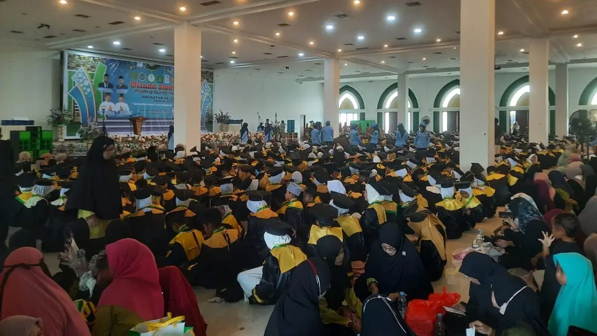 PROSESI WISUDA: Suasana wisuda 1.500 santri LPPTKA BKRMI Kabupaten Penajam Paser Utara.(ist/kp)