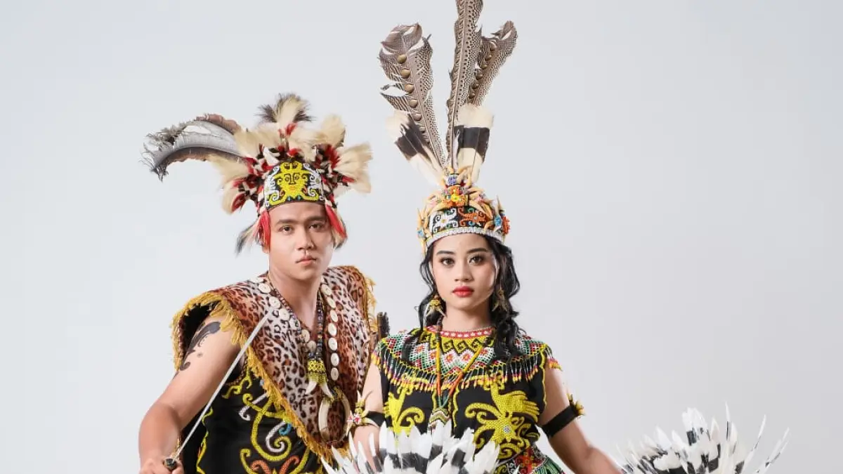 WAKIL KALTIM: Halomoan Arka Zora Panjaitan dan Zevanya Yiska Merlyni Wowor saat dinobatkan sebagai Putera Puteri Pelajar Kaltim 2026. Keduanya akan menjalani pembinaan intensif sebelum bertolak ke tingkat nasional pada Juni mendatang. (FOTO: IST)