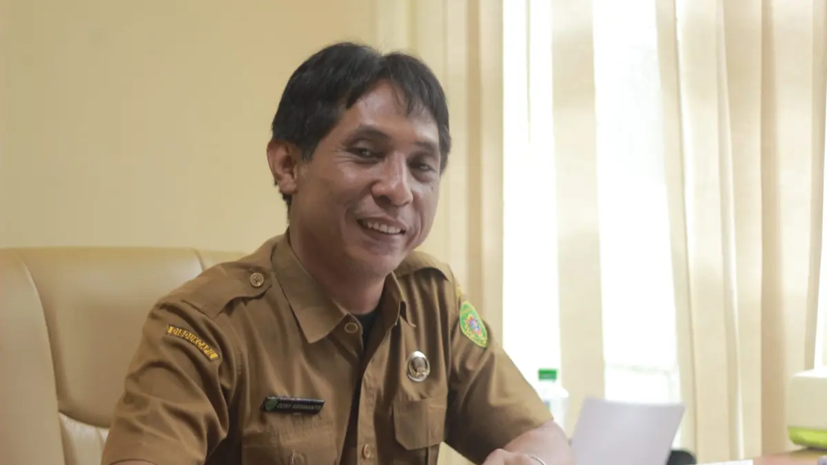 Dony Ariswanto dari Disdukcapil PPU memaparkan empat kategori akta kelahiran sesuai Permendagri.