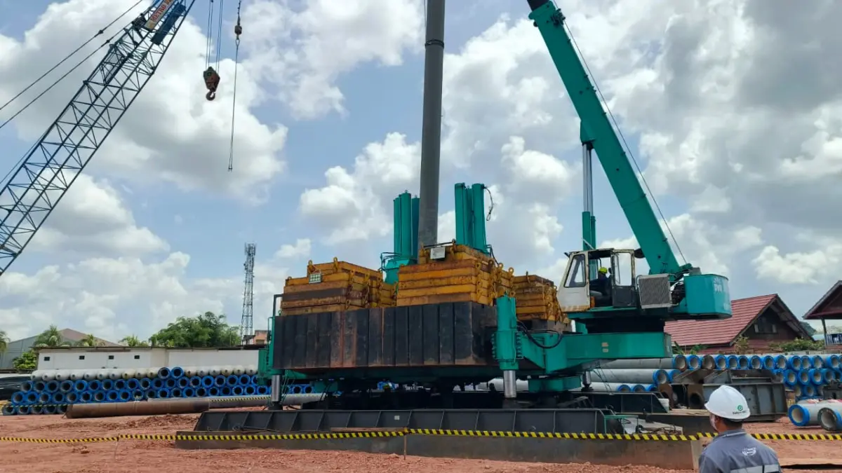 GROUNDBREAKING: Pemancangan perdana pembangunan Hotel Courtyard by Marriott di Jalan KH Samanhudi, Kelurahan Sungai Pinang Dalam, Senin (20/4).