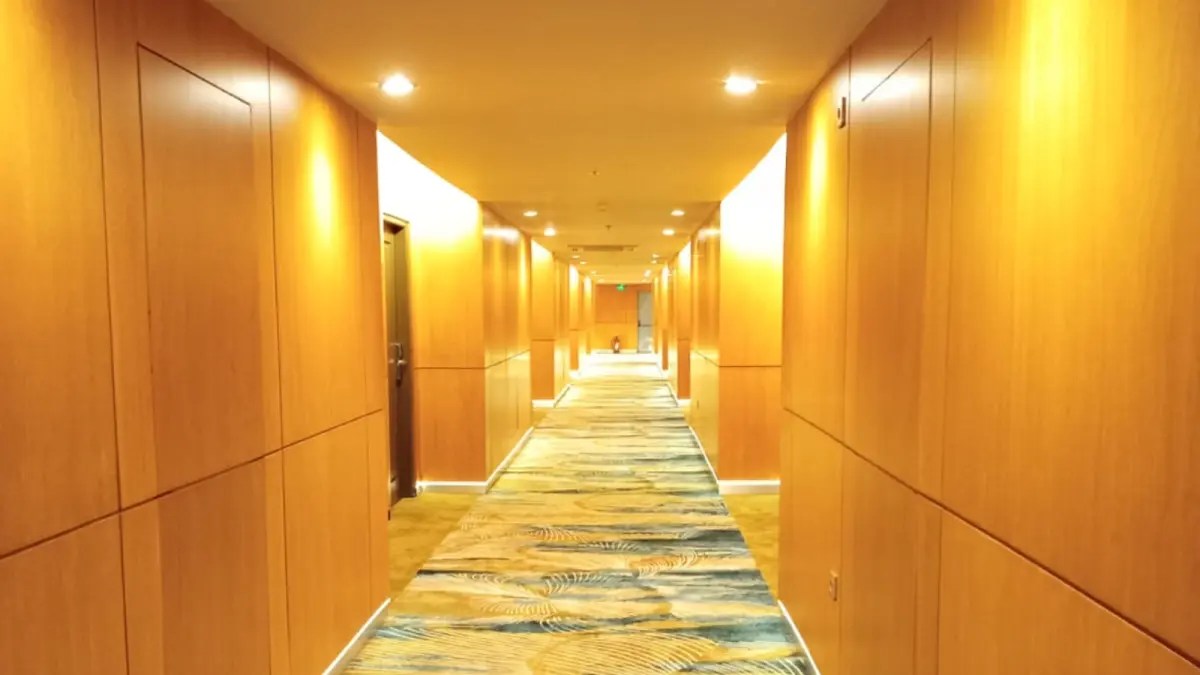 Hotel Bumi Senyiur Samarinda mulai buka kembali layanan kamar 20 April 2026 dengan trial reopening lantai 4 hasil renovasi.