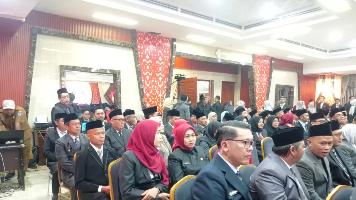 EMBAN TUGAS: Enam perempuan dipilih untuk jabatan lurah di Kota Bontang setelah dilakukan rotasi jabatan. (ADIEL KUNDHARA/KP)