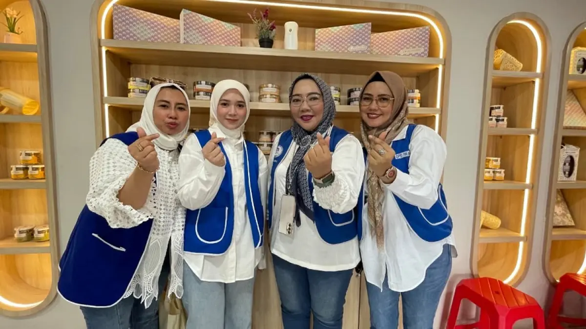 JEJARING: Indah (kiri) menyoroti pentingnya kekuatan komunitas sebagai sarana memperluas jaringan dan pasar, salah satunya melalui Iwapi. IST/KP