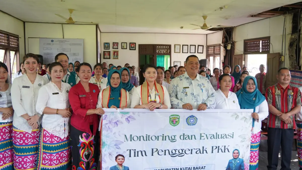 Monev TP-PKK Kubar di Siluq Ngurai bertepatan dengan Hari Kartini. (IST)

&nbsp;