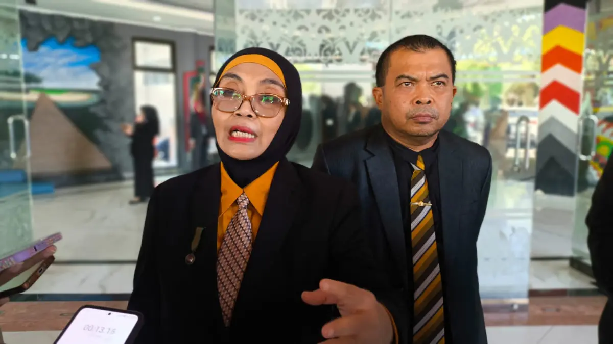 Pemkot Bontang di bawah kepemimpinan Neni Moernaeni dan Agus Haris, tetap memprioritaskan pengadaan tas, seragam, dan buku gratis bagi pelajar SD-SMP meski program KBP ditiadakan.