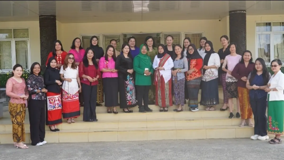 PERINGATI: "Kartini-Kartini" di era modern yang bertugas di Diskominfo Kubar.&nbsp;(IST)