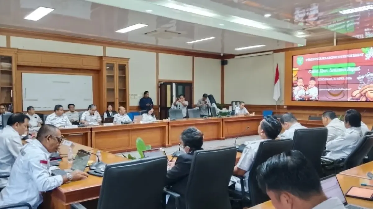 DISKUSI: Pemkab Kubar ajang bahas isu strategis namun dengan suasana berbeda.&nbsp;
