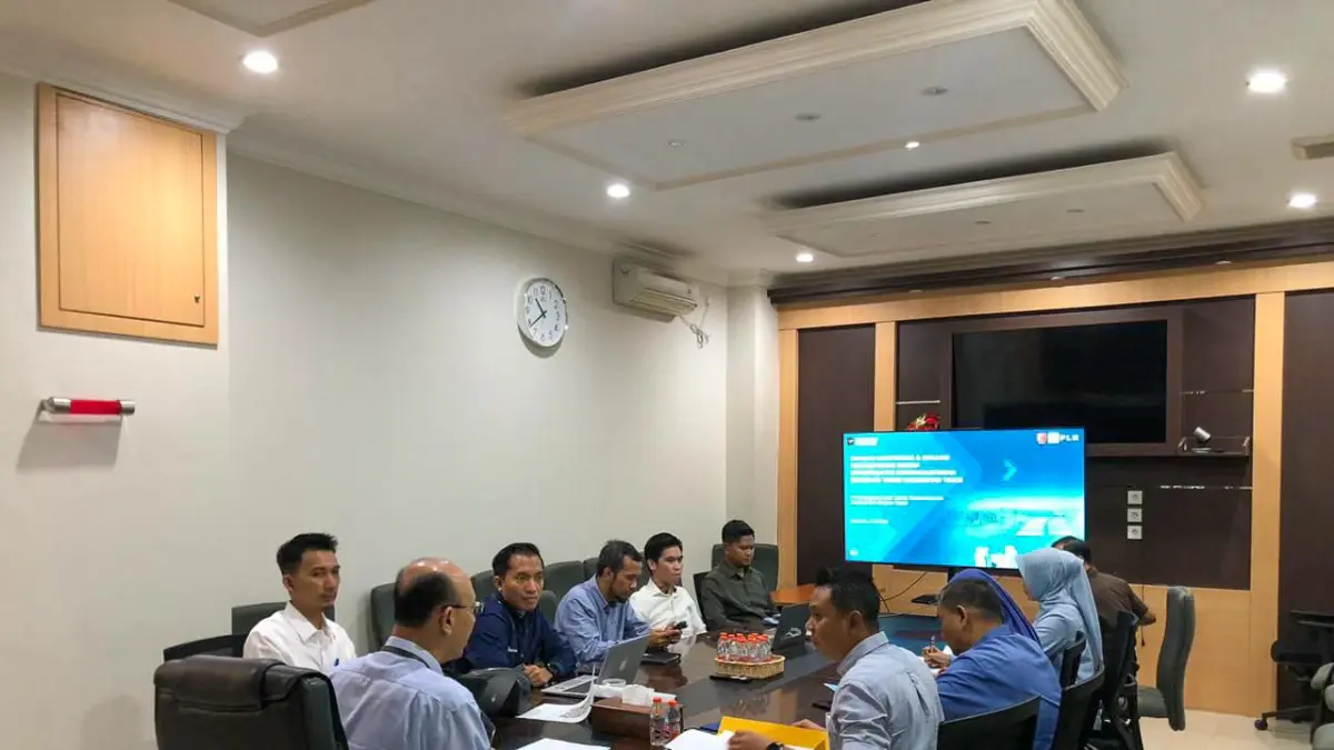MONEV: Suasana kegiatan monitoring dan evaluasi antara PLN UIP KLT dan Kejati Kaltim di Balikpapan dalam rangka penguatan tata kelola dan kepastian hukum.