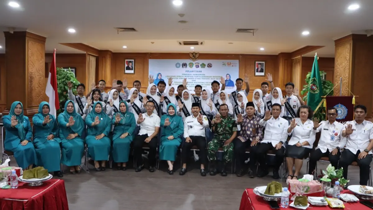 TP PKK bersama pemerintah daerah serta instansi terkait lainnya berfoto bersama usai melantik Pengurus JARWASNABA periode 2026–2029.
