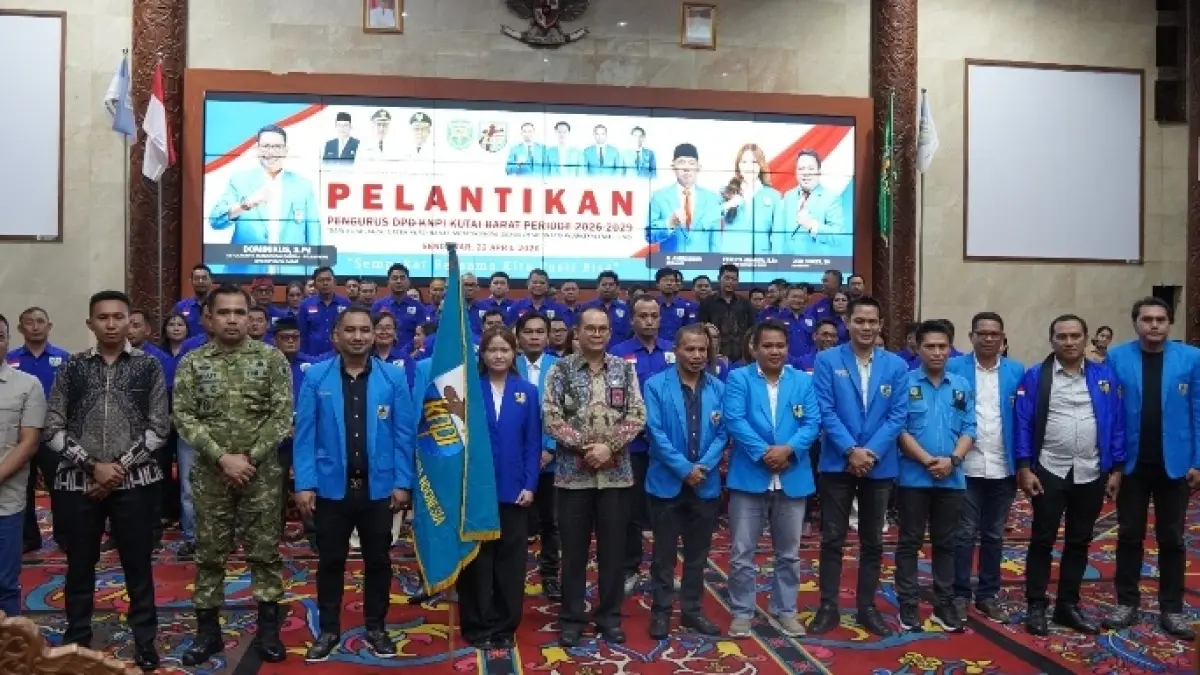 Pelantikan DPD KNPI Kutai Barat periode 2026–2029 di Ruang Aji Tulur Jejangkat, Rabu (22/4/2026) malam. Ferlita Ananda resmi dilantik sebagai ketua bersama jajaran pengurus, disaksikan Pj Sekretaris Daerah Kamisius Junaidi dan pengurus KNPI Kaltim.
