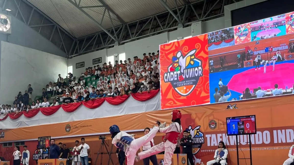SALING ADU: Sebanyak 450 atlet dari 31 provinsi mengikuti Kejuaraan Nasional Taekwondo Indonesia kategori cadet dan junior 2026 di GOR Serbaguna Stadion Kadrie Oening, Samarinda, yang berlangsung 23–25 April. (NASYA/KP)