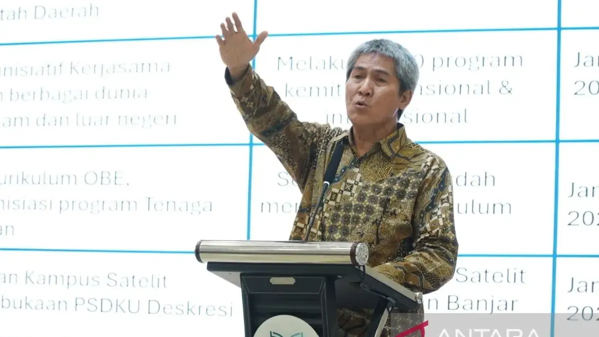 Rektor Institut Teknologi PLN (ITPLN) Prof Iwa Garniwa (ANTARA/HO-ITPLN)