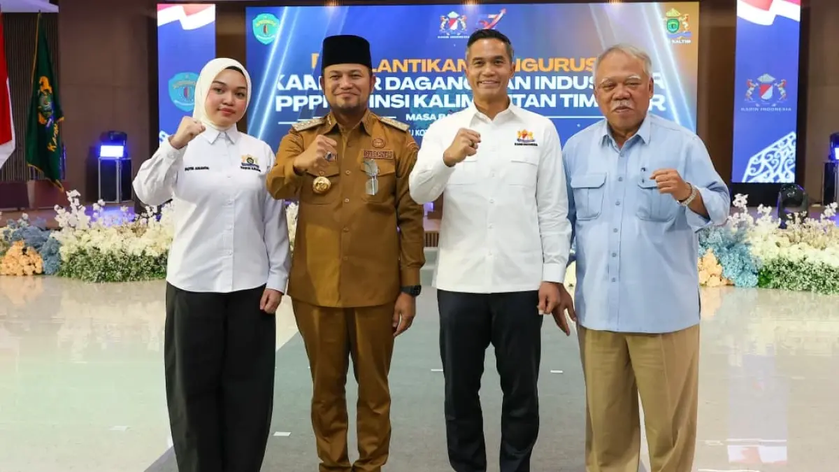 Ketua Umum KADIN Kaltim terpilih Putri Ananda Nur Ramadhani bersama Ketua Umum KADIN Indonesia Anindya Novyan Bakrie, Gubernur Kaltim Rudy Mas’ud, dan Kepala Otorita IKN Basuki Hadimuljono menghadiri pelantikan dan pengukuhan Pengurus KADIN Kaltim masa bakti 2025–2030 di KIPP Nusantara, Senin (2/3/2026). (OIKN)
