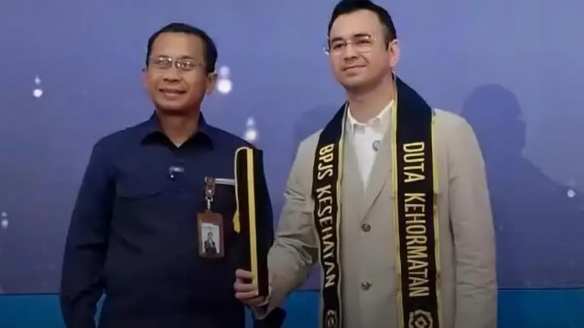 Raffi Ahmad bersama Direktur Utama BPJS Kesehatan Prihati Pujowaskito.
