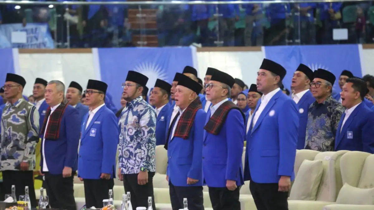 Ketua umum Partai Amanat Nasional Zulkifli Hasan di Covention Hall Samarinda untuk pelantikan DPW- DPD kabupaten kota se-Kaltim, Sabtu (25/4). Disamping itu hadir juga kader yang juga artis, mulai Eko Hendro Purnomo alias Eko Patrio lalu Surya Utama yang kerap disebut Uya Kuya. (Foto Rama)