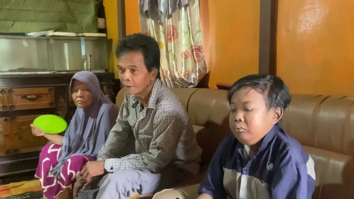 PASIEN: Anjar paling kanan pasien gagal ginjal yang terbilang sangat muda.