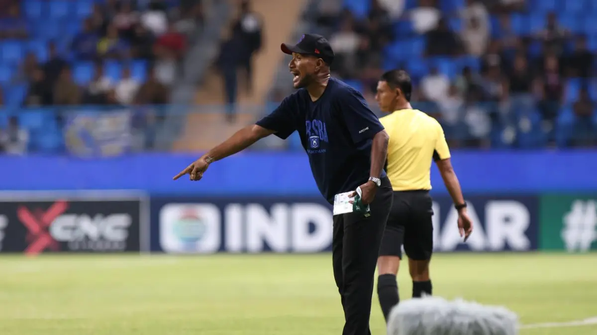 
DAPAT DUKUNGAN : CEO Interim Persiba Balikpapan Arvi Perwira beri dukungan terhadap pelatih. (FOTO: ANGGI PRADITHA / KP)