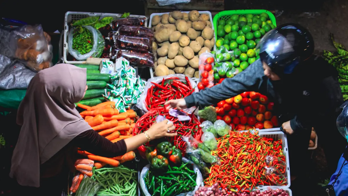 ABDSI menilai pelemahan rupiah berdampak langsung pada UMKM makanan, tekstil, hingga elektronik di Indonesia.