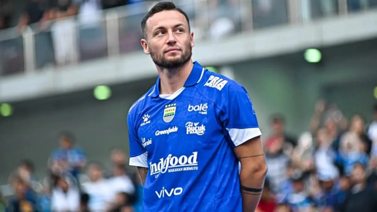 Kapten Persib Marc Klok mengusung misi wajib menang di lima laga tersisa demi mengamankan gelar juara Super League. (IST)