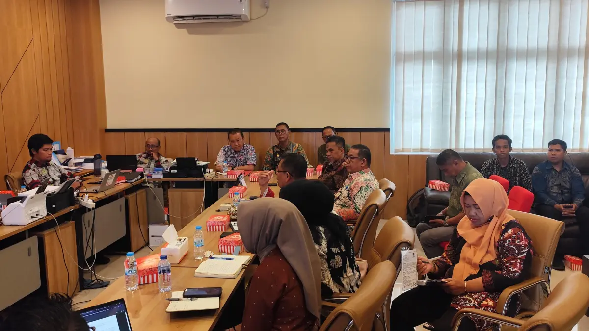 MITIGASI KECURANGAN: Jajaran OPD lintas sektor saat mematangkan strategi pengawasan SPMB 2026 di Kantor Inspektorat Daerah Samarinda. (FOTO: DENNY SAPUTRA/KP