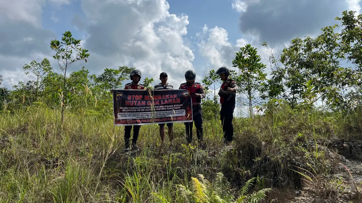 KARHUTLA: Sat Samapta Polres PPU intensif melakukan kegiatan patroli cegah karhutla melibatkan masyarakat.(humas polres ppu/kp)