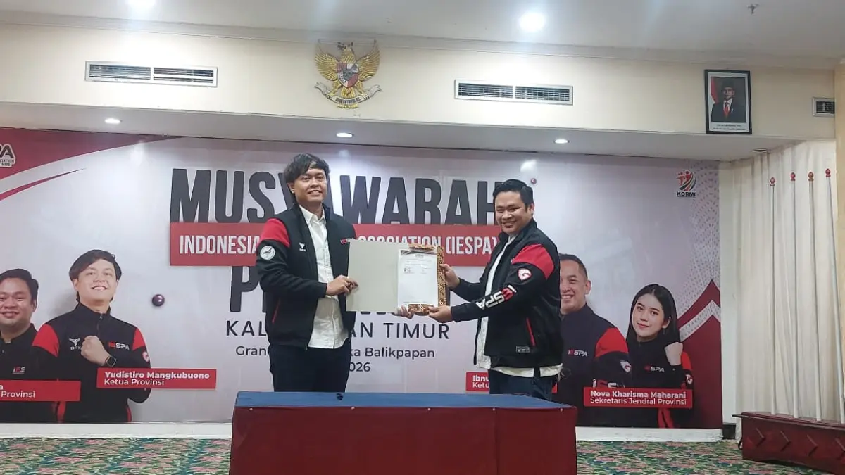 NAKHODA: Yudistiro Mangkubuono (kiri) resmi nakhodai kepengurusan IESPA Kaltim periode 2026-2030. (OKTAVIA MEGARIA/KP)