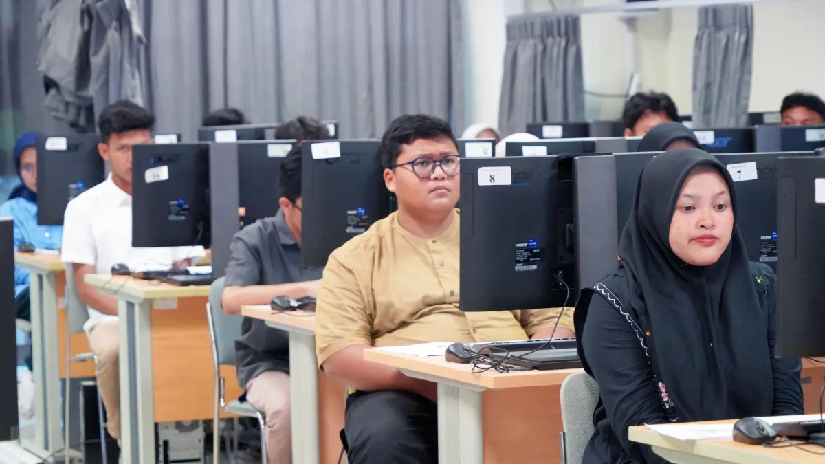 Peserta UTBK SNBT di ruangan ujian. (unj.ac.id).