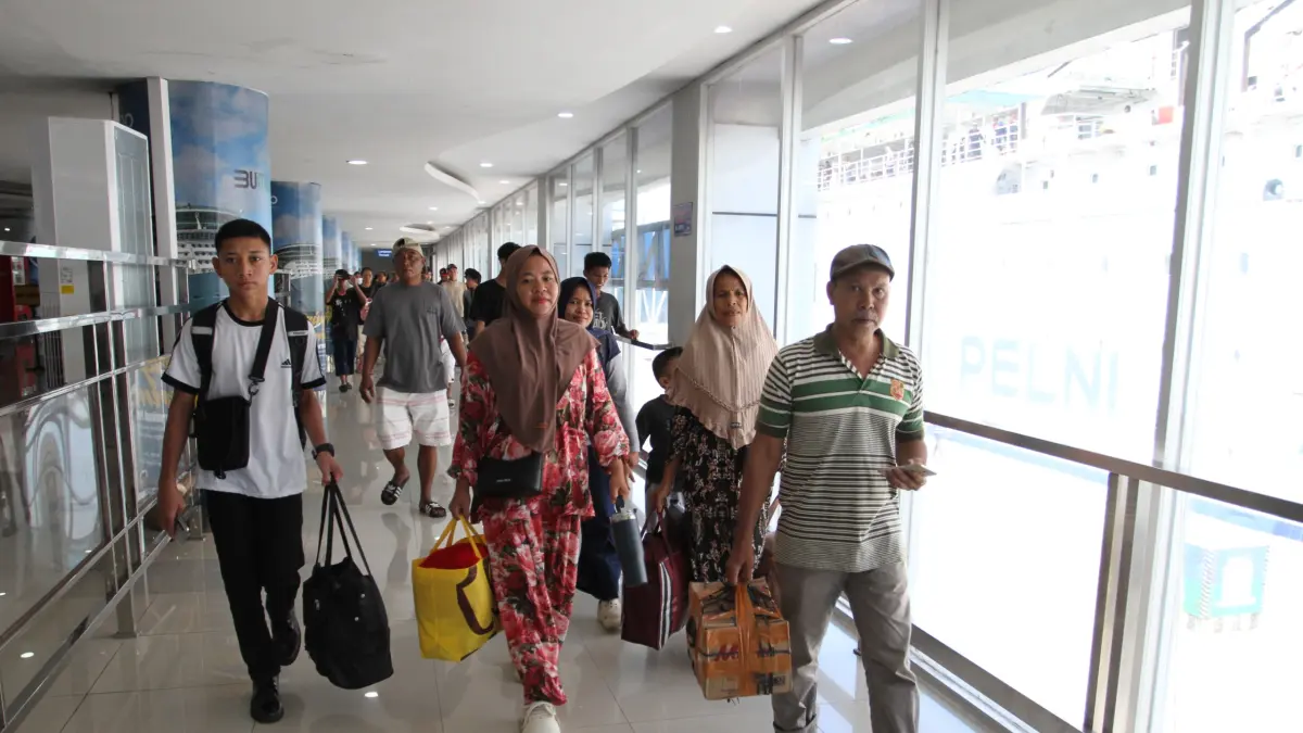 Pengguna jasa layanan PT Pelabuhan Indonesia atau Pelindo.  
