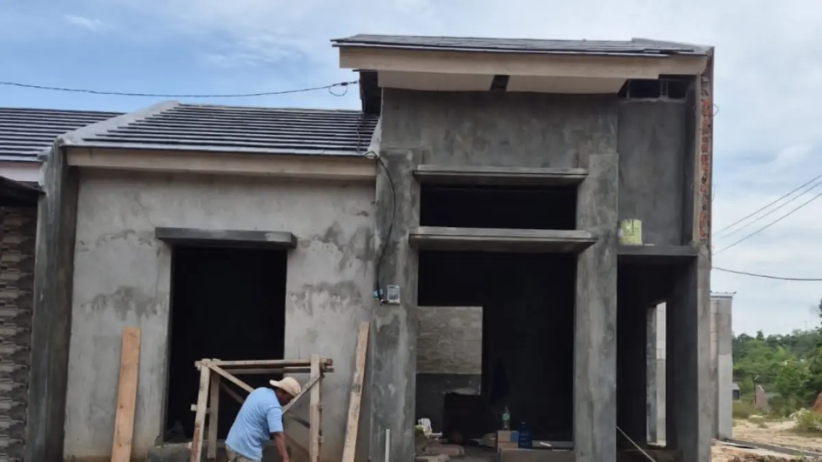 TAHAP PEMBANGUNAN: Pengembang Perumahan Balikpapan Regency melanjutkan pembangunan unit milik konsumen yang sempat tertunda.