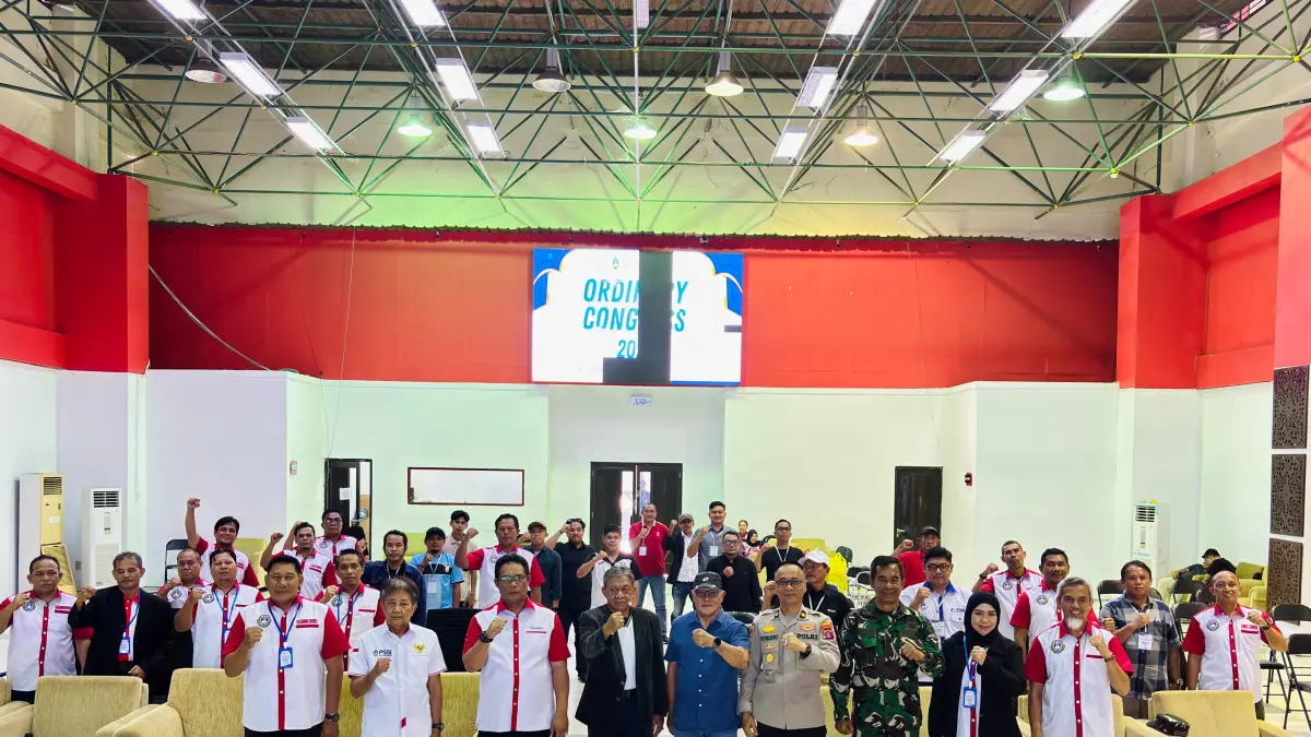 SATUKAN TEKAD: Peserta Kongres melakukan foto bersama.&nbsp;