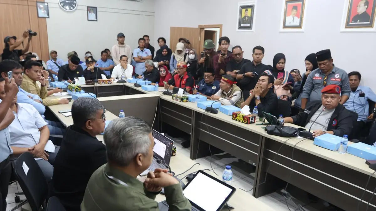 Sejumlah buruh di Balikpapan menyuarakan keluhan terkait sulitnya akses BPJS Kesehatan dalam aksi Hari Buruh Internasional 2026. (ANGGI PRADITHA/KP