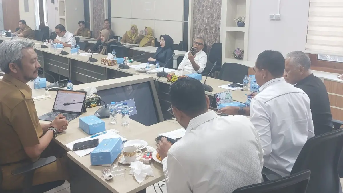 Rapat Banmus DPRD Balikpapan, Senin (4/5). (FOTO DINA ANGELINA/KP)