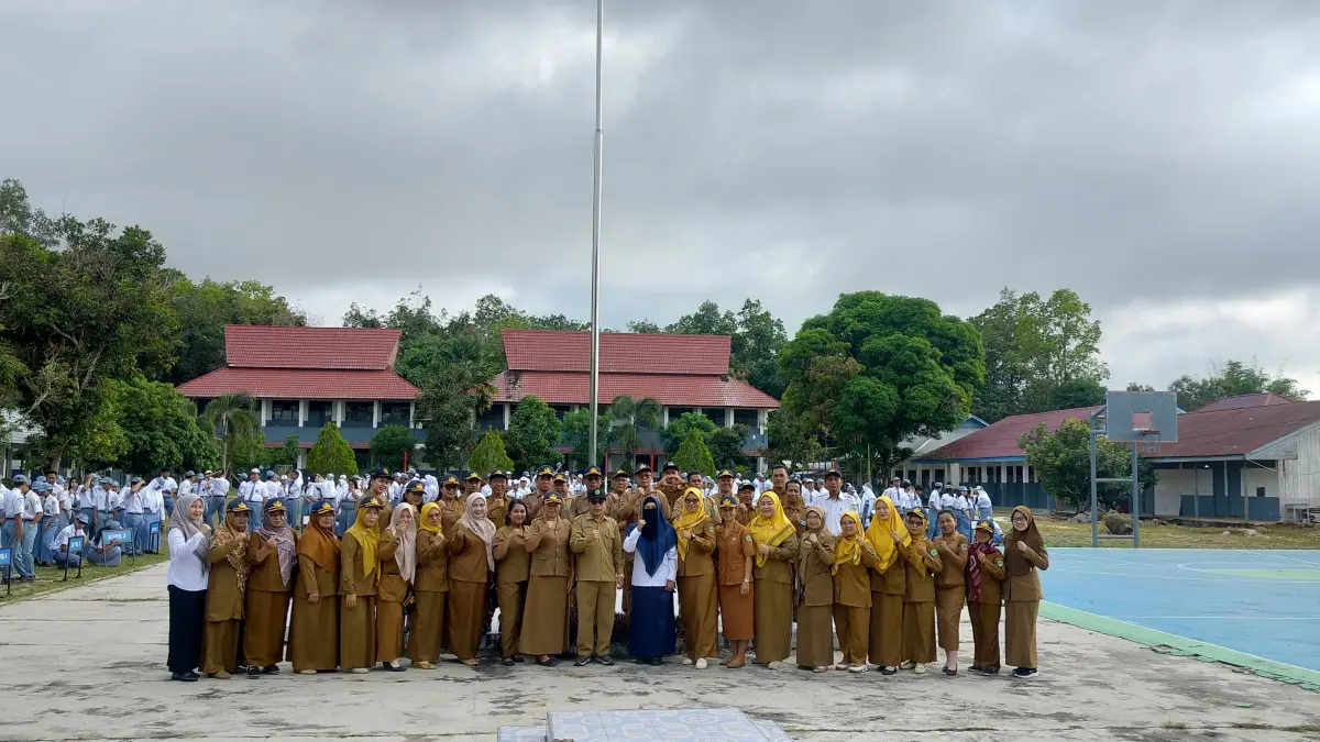 UNTUK KESELAMSTAN:&nbsp; Dishub Kubar sosialiasi lalu lintas di SMA 1 Sendawar.&nbsp;