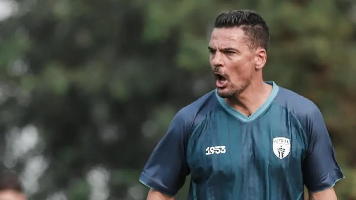 Pelatih Persita, Carlos Pena.