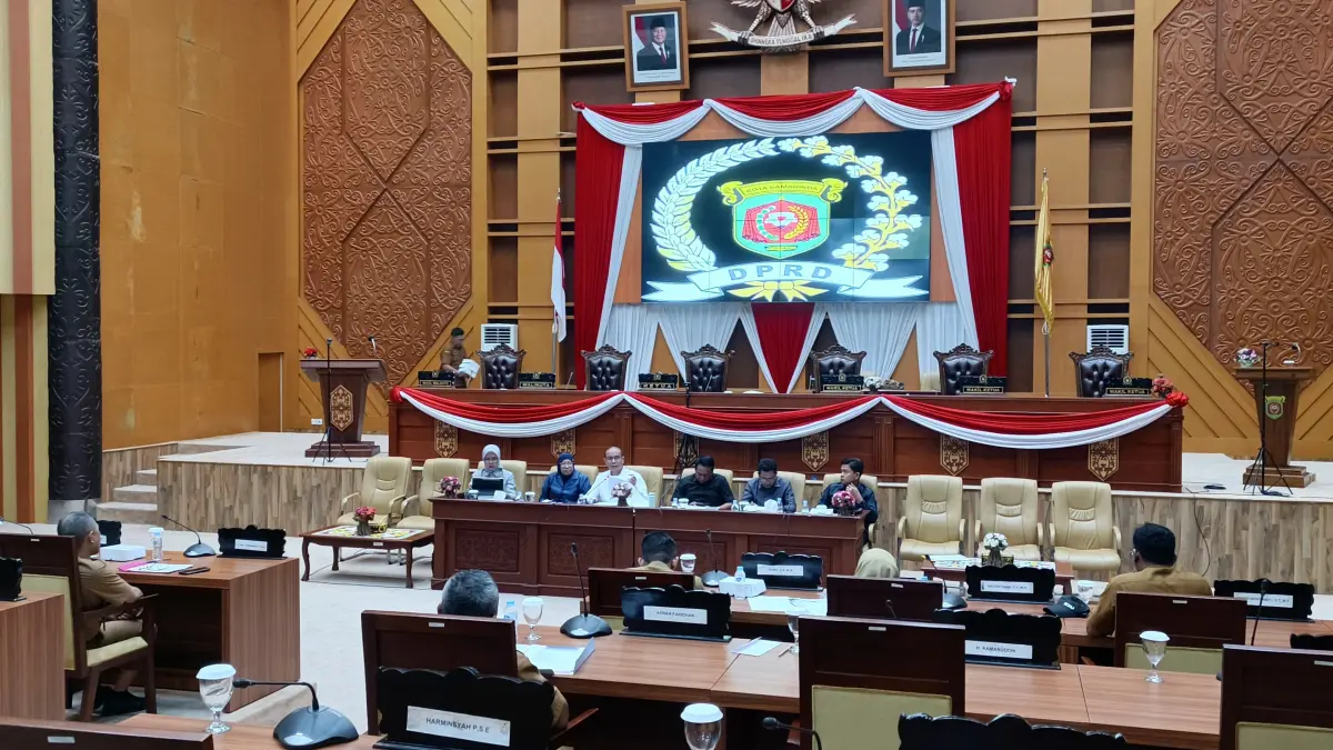 SOROTAN: Hearing Komisi IV DPRD Samarinda bersama Disdikbud membahas kurikulum dan kegiatan fisik SD, SMP, TK, dan PAUD, Selasa (5/5).
