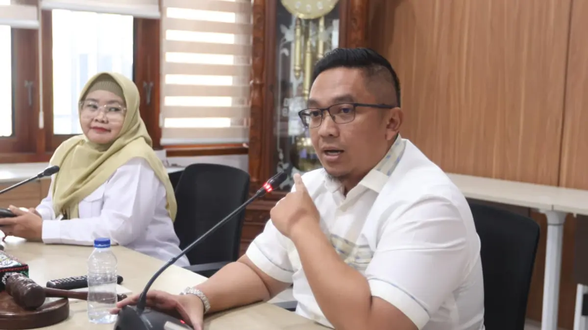 ANCAMAN: Sekretaris Komisi II DPRD Kaltim Nurhadi Saputra saat berada di Balikpapan, Rabu (6/5). (ANGGI PRADITHA/KP)