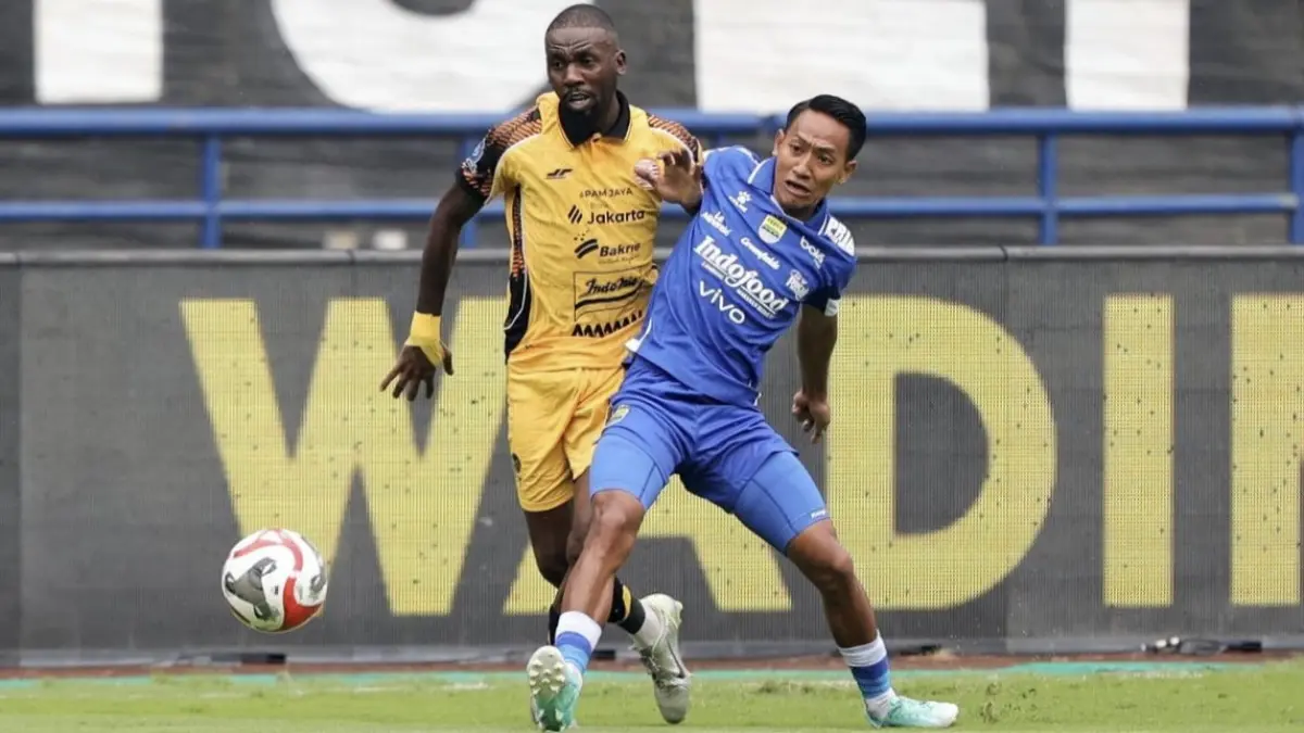 TONTONAN MENARIK: Duel sengit Persija Jakarta versus Persib Bandung akan tersaji di Stadion Segiri Samarinda, Minggu (20/5/2026).