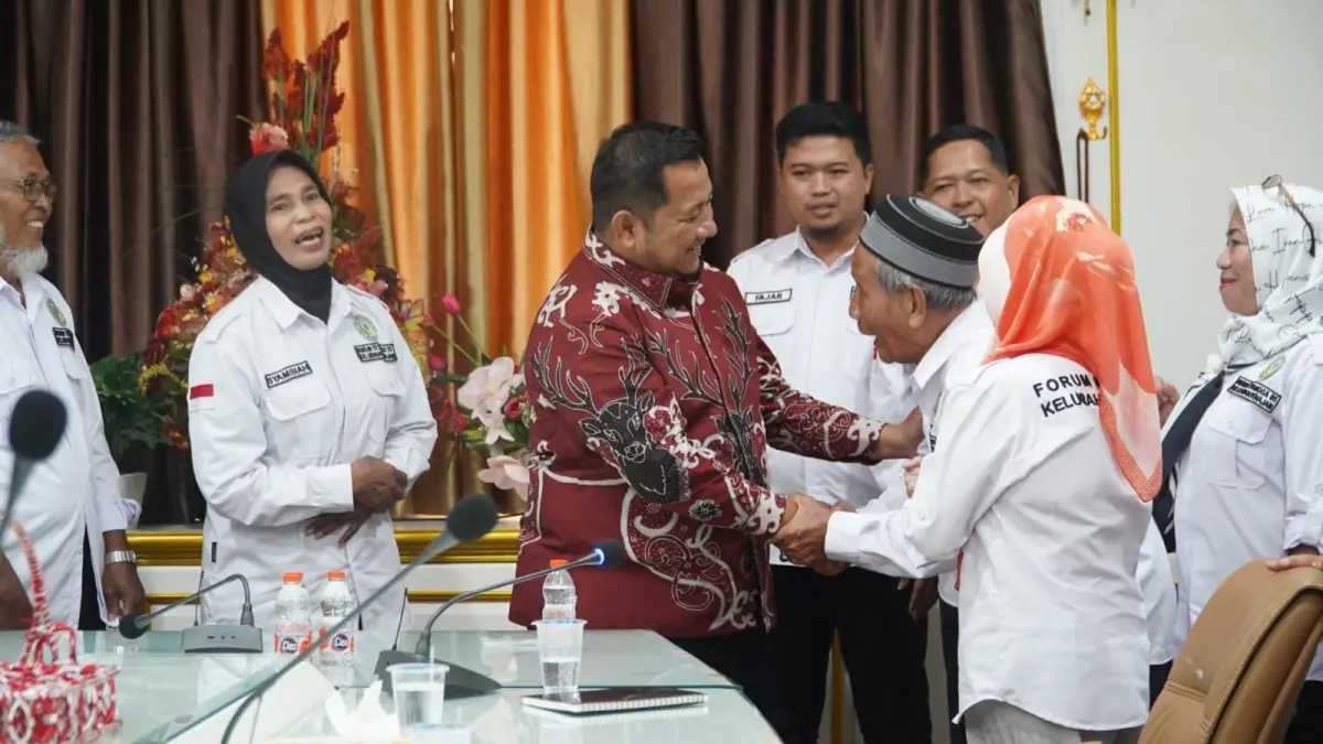 AUDIENSI: Bupati PPU, Mudyat Noor, menerima audiensi pengurus Forum RT di Kantor Bupati PPU, Kamis (7/5/2026).
