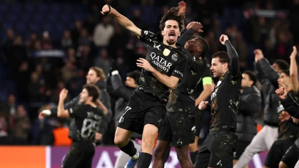 Pemain PSG bergembira setelah memastikan tempat di final Liga Champions. (Foto: AFP)
