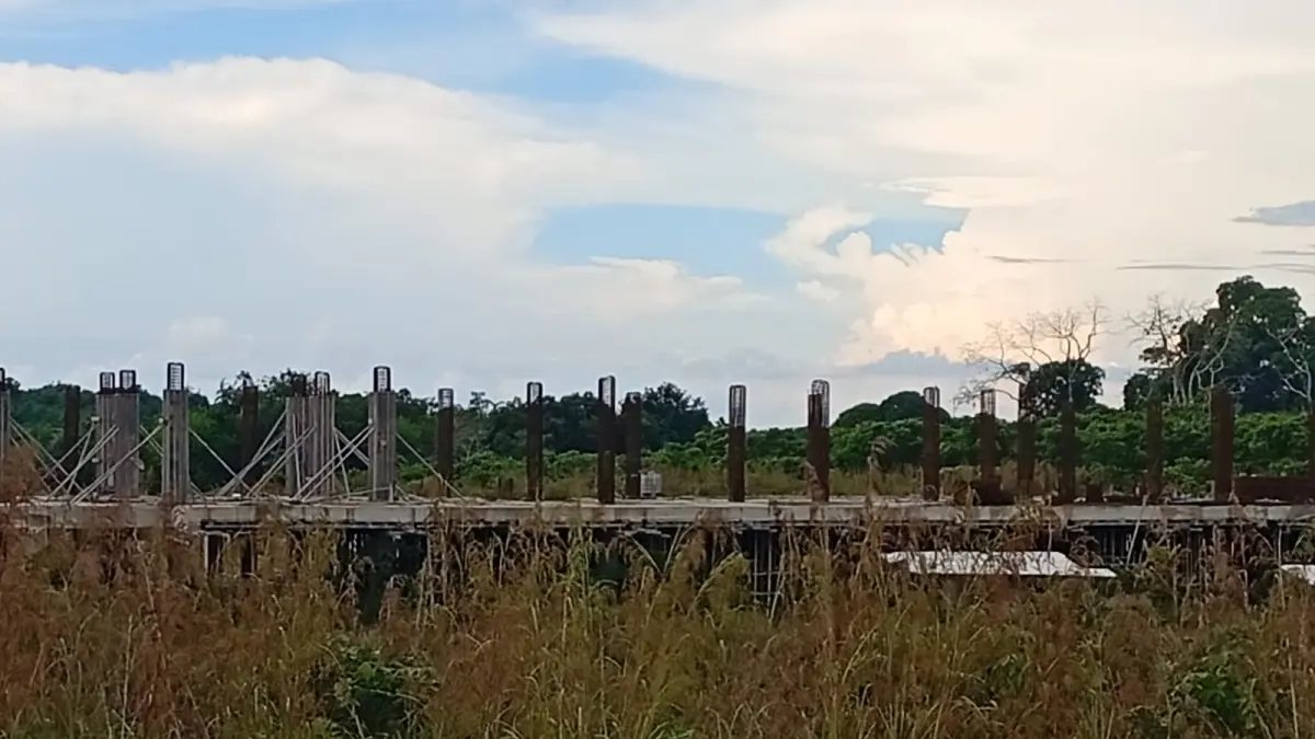 Pembangunan Rumah Sakit Bekokong yang tersandung kasus dugaan Tipikor, kini mangkrak. (IST)