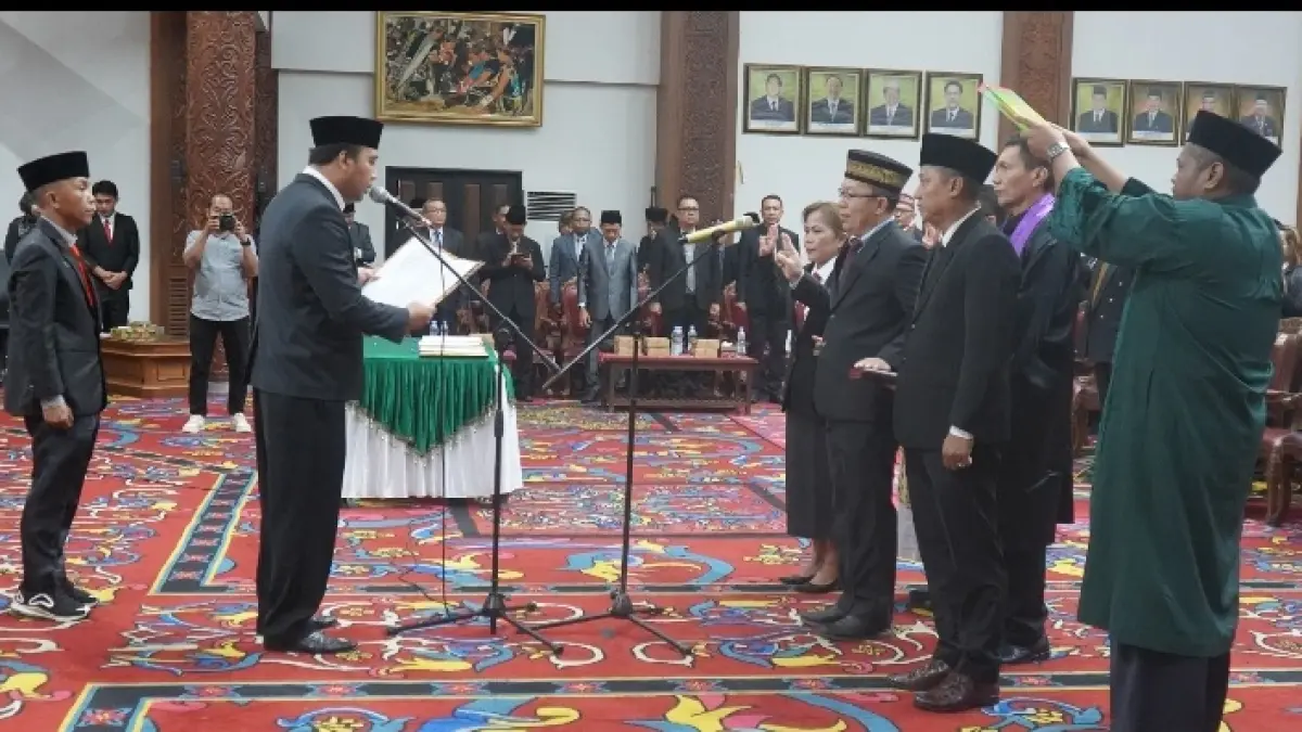 Pelantikan sejumlah pejabat pimpinan tinggi pratama dan administrator dan pengawas di lingkungan Pemkab Kubar. (IST)