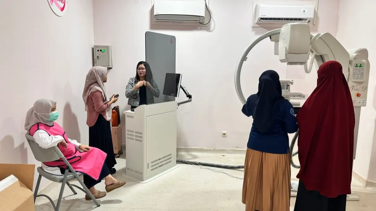 PELAYANAN: Beberapa personil RSUD IA Moeis menjalani pelatihan pengoperasian perangkat mammografi yang merupakan dukungan dari Kemenkes RI, beberapa waktu lalu.