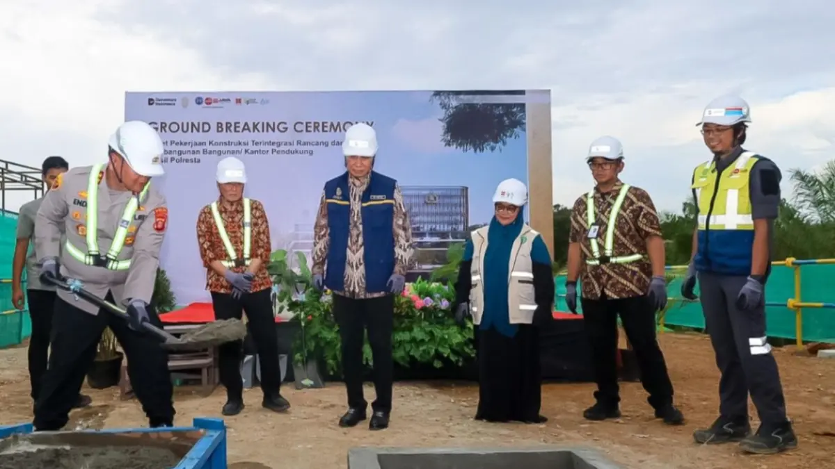 PEMBANGUNAN: Kantor Pendukung Persil Polresta IKN mulai dibangun, ditandai dengan peletakan batu pertama oleh Kapolda Kaltim Irjen Pol Endar Priantoro.