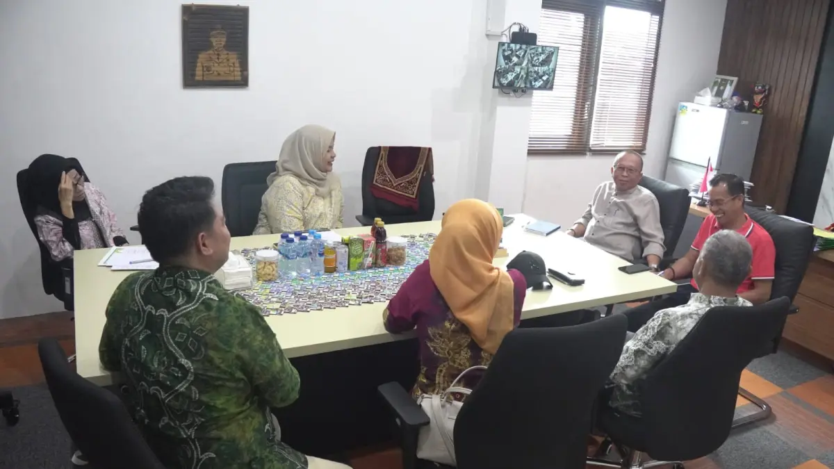 Pertemuan Pemkab Paser dengan manajemen Universitas Borneo Lestari di Banjarbaru, Jumat (8/5/2026), membahas rencana kerja sama pengembangan SDM kesehatan.
