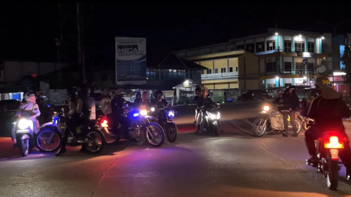 Petugas Polres Kutim menertibkan aksi balap liar di Jalan Soekarno-Hatta, Sangatta Utara, Jumat (8/5) malam. Delapan pelaku berhasil diamankan.