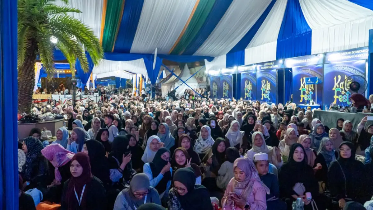 Closing ceremony KalaFest 2026 menyedot antusias ratusan pengunjung, hadirkan Haddad Alwi sebagai bintang tamu. (RADEN RORO MIRA/KALTIM POST)