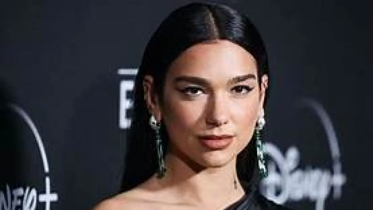 Dua Lipa gugat Samsung.